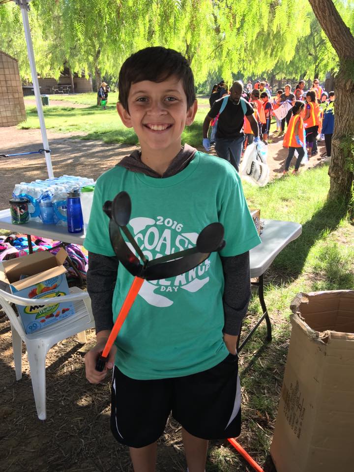 Kid volunteering